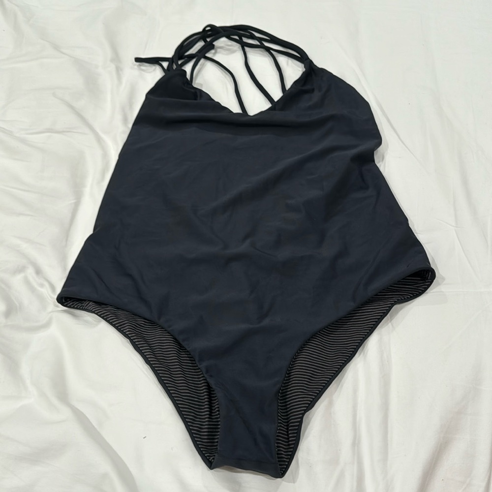 Acacia M crew black worn a couple times